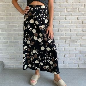 Vintage Dark Black Floral Midi Skirt sz Small